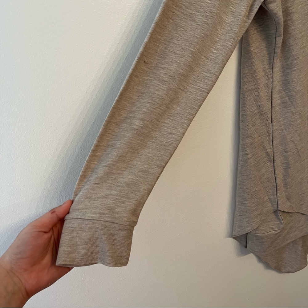 Soft Surroundings Tan Beige Long Sleeve Vneck Asymmetrical Hem Womens Size Large - Picture 5 of 9